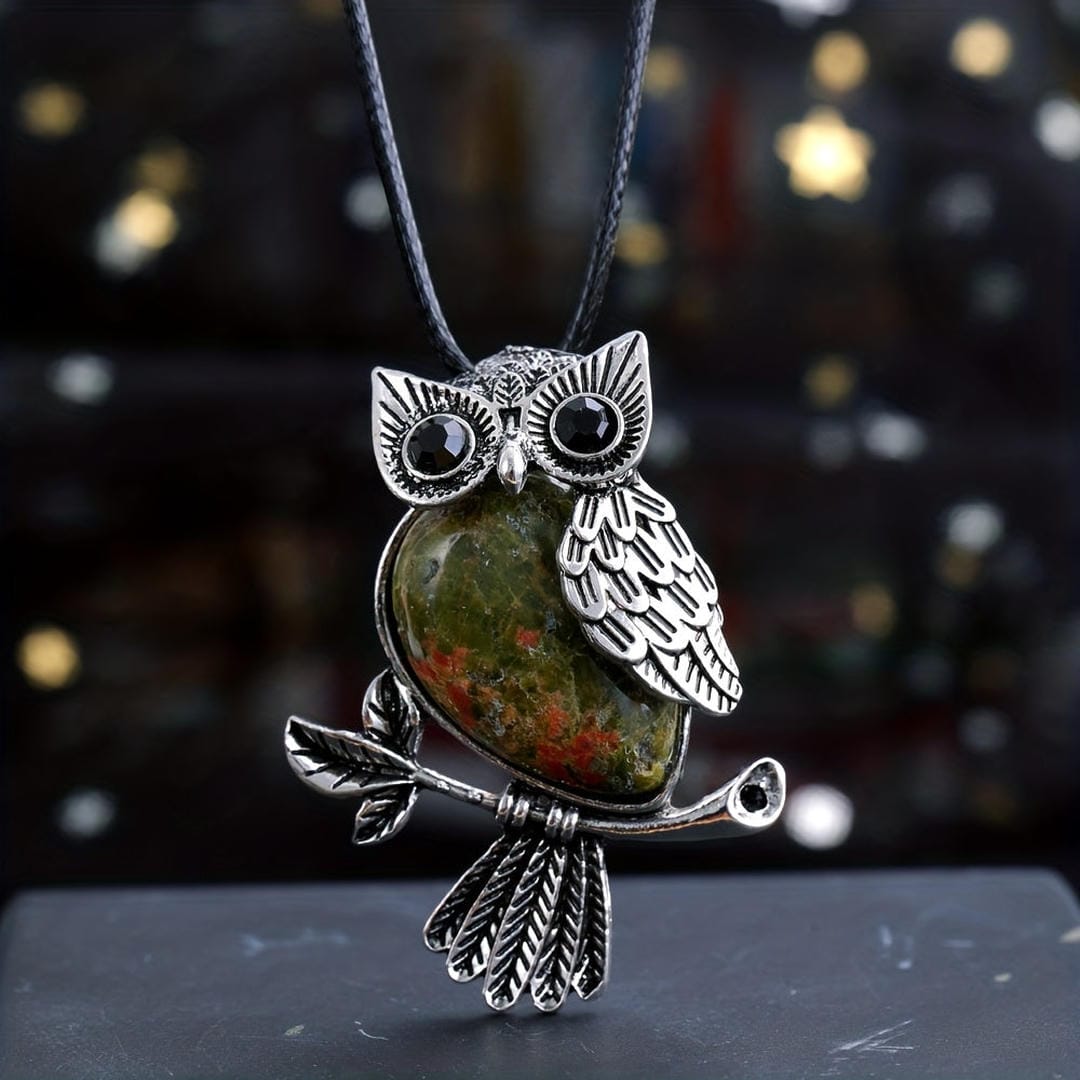 Collar de plata con colgante de búho y gema – imagen 2