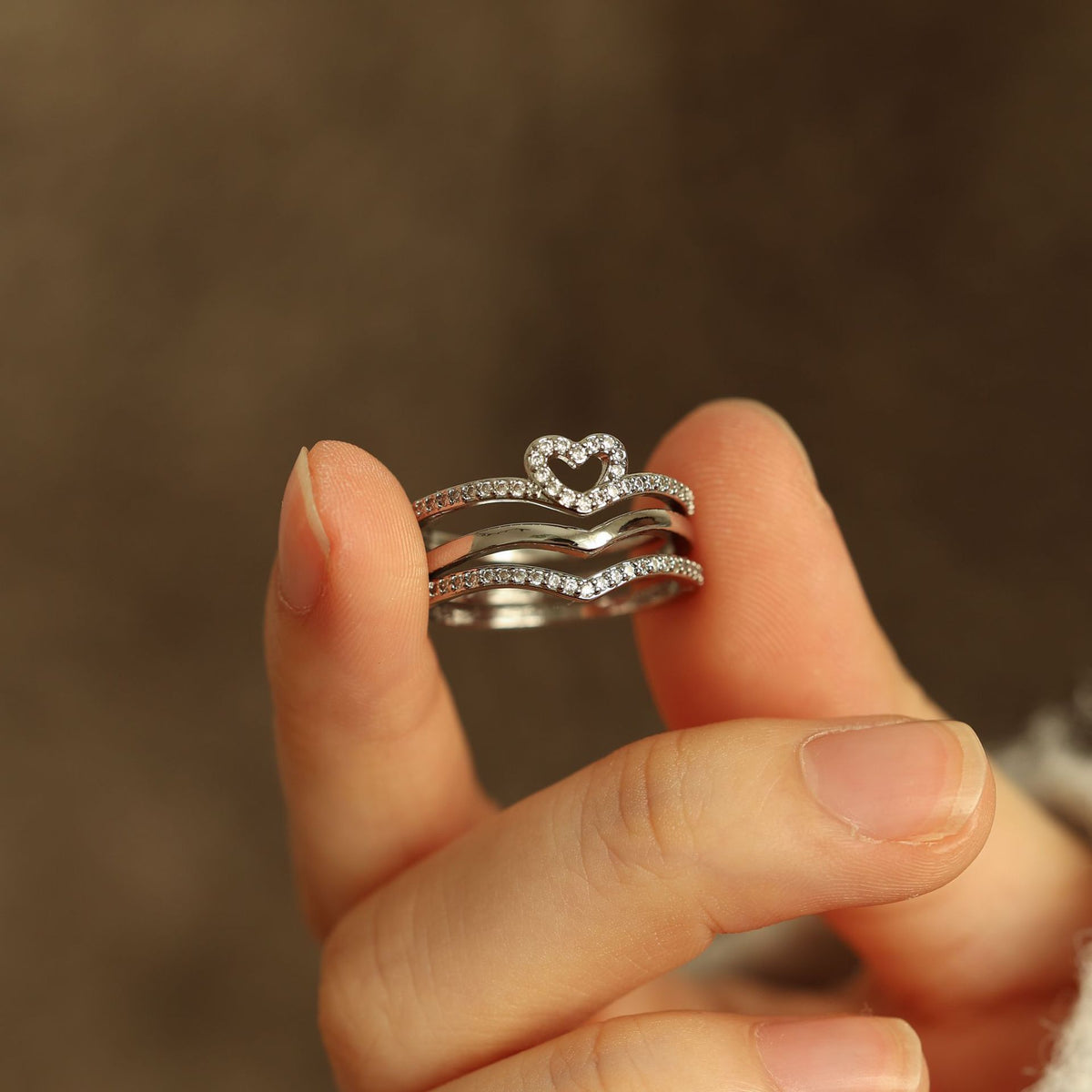 Anillos apilables Amor Brillante con hueso de la suerte — Carmen, Lucía & Rocío