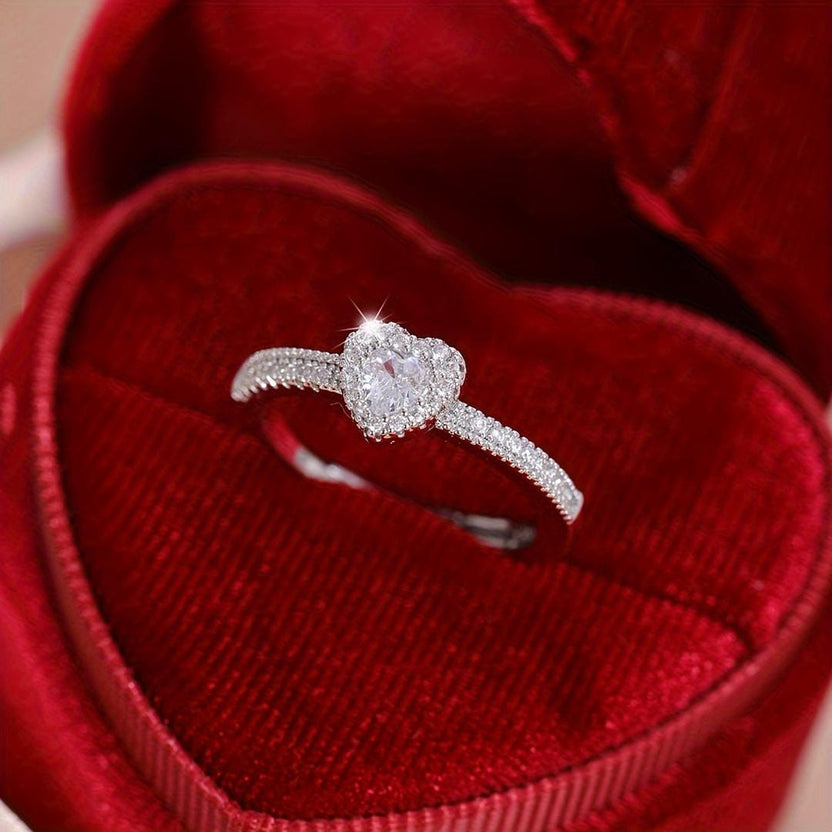 Anillo de promesa de cristal con halo de corazón