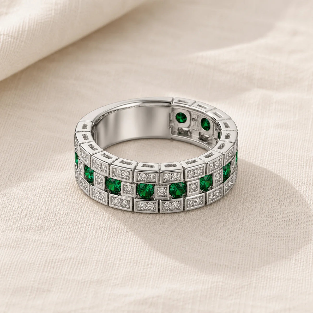 Anillo esmeralda con matriz elegante – imagen 2