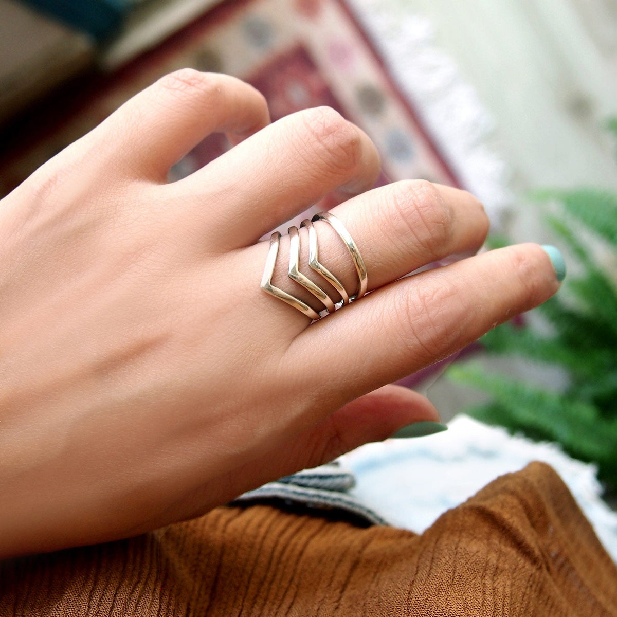 Anillo boho de triple chevron – imagen 2