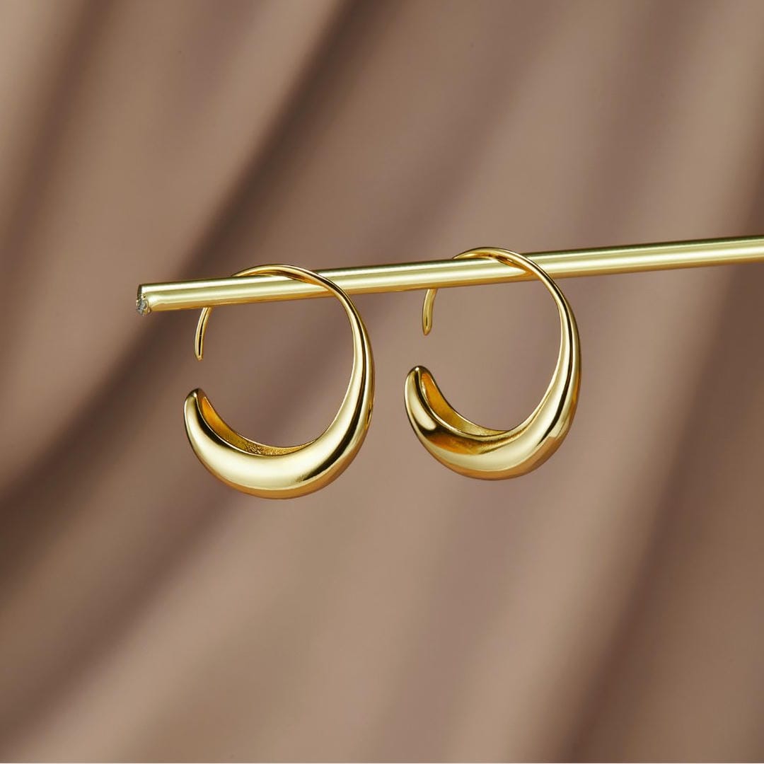 Pendientes aro minimalistas dorados con gota