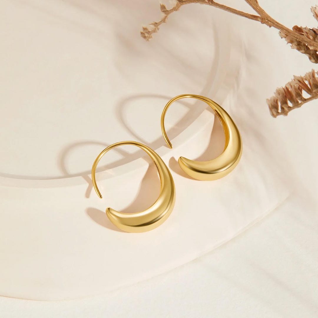 Pendientes aro minimalistas dorados con gota – imagen 2