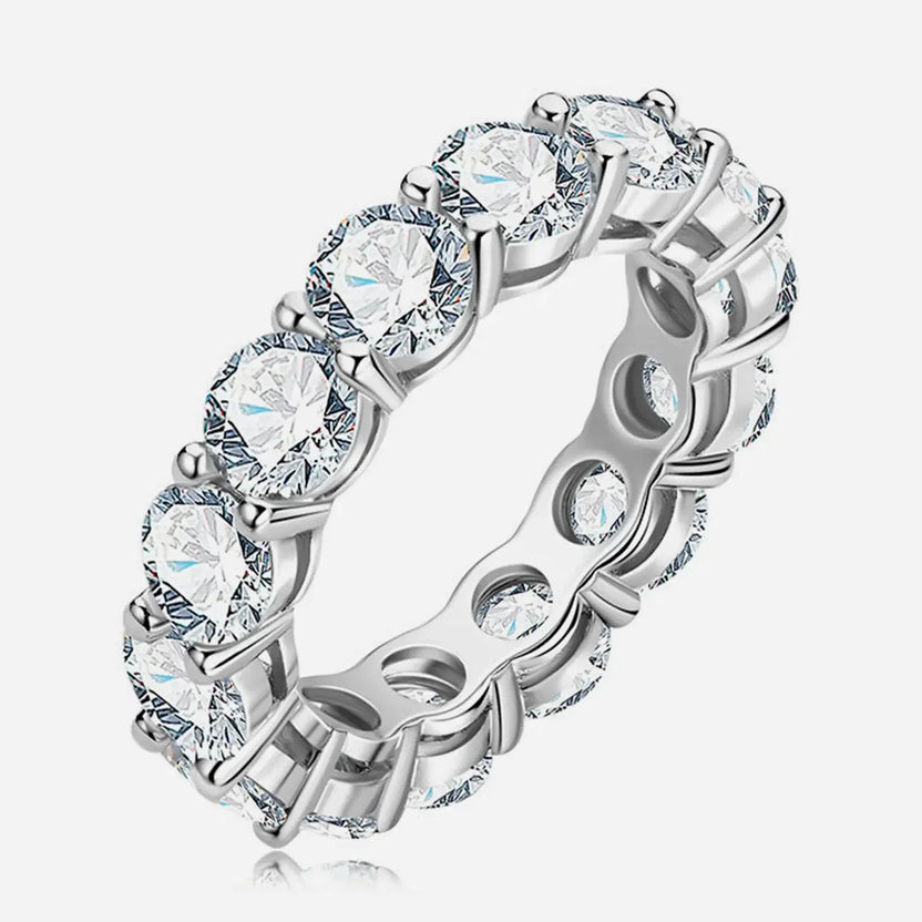 Anillo de eternidad de moissanita Coralia