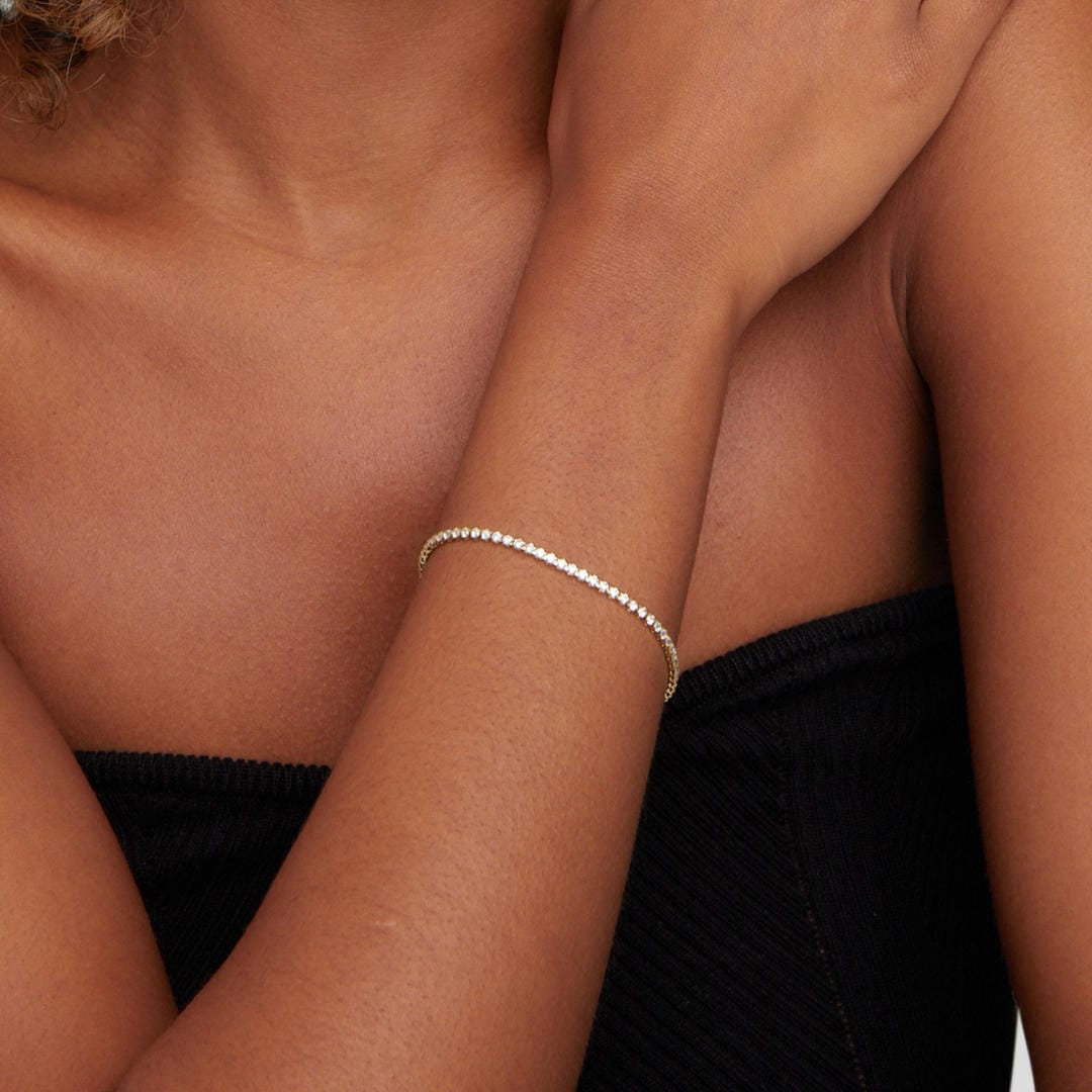 Pulsera tenis dorada atemporal – imagen 3
