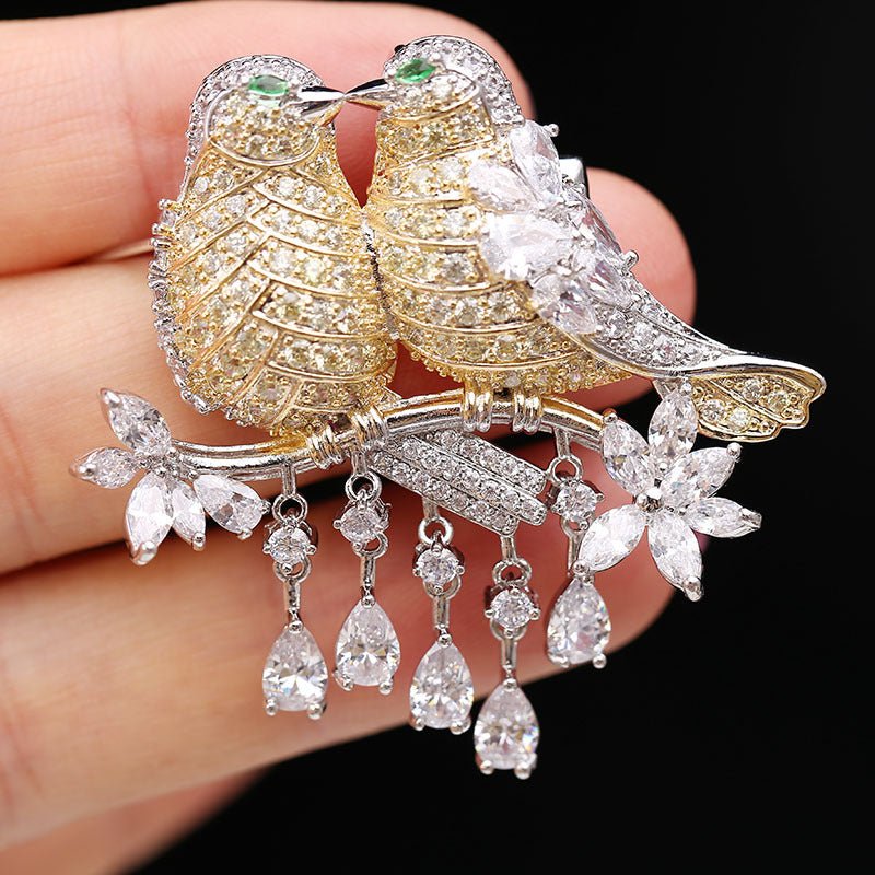Broche de agapornis de cristal – imagen 2