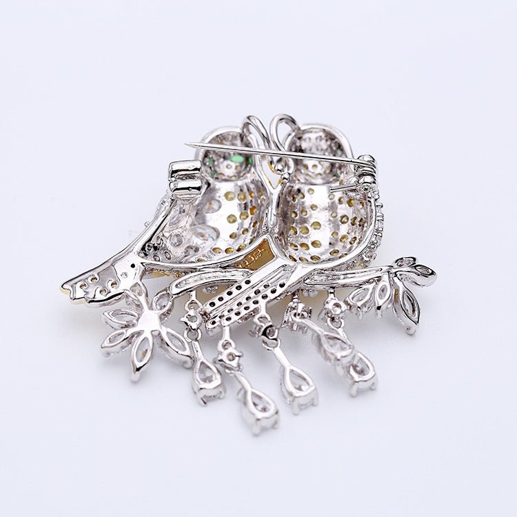 Broche de agapornis de cristal – imagen 3