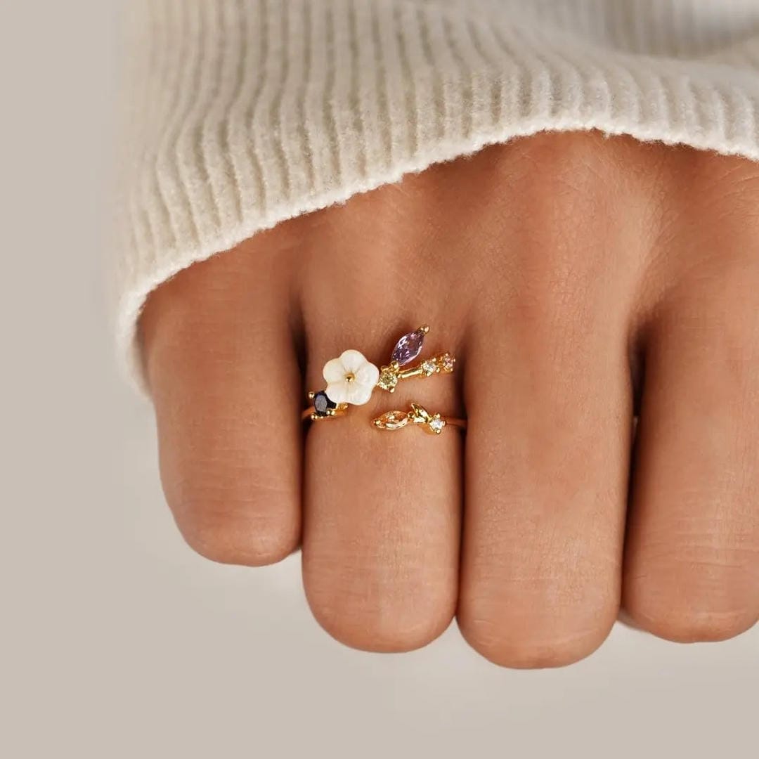 Anillo dorado ajustable Joyous Bloom – imagen 2