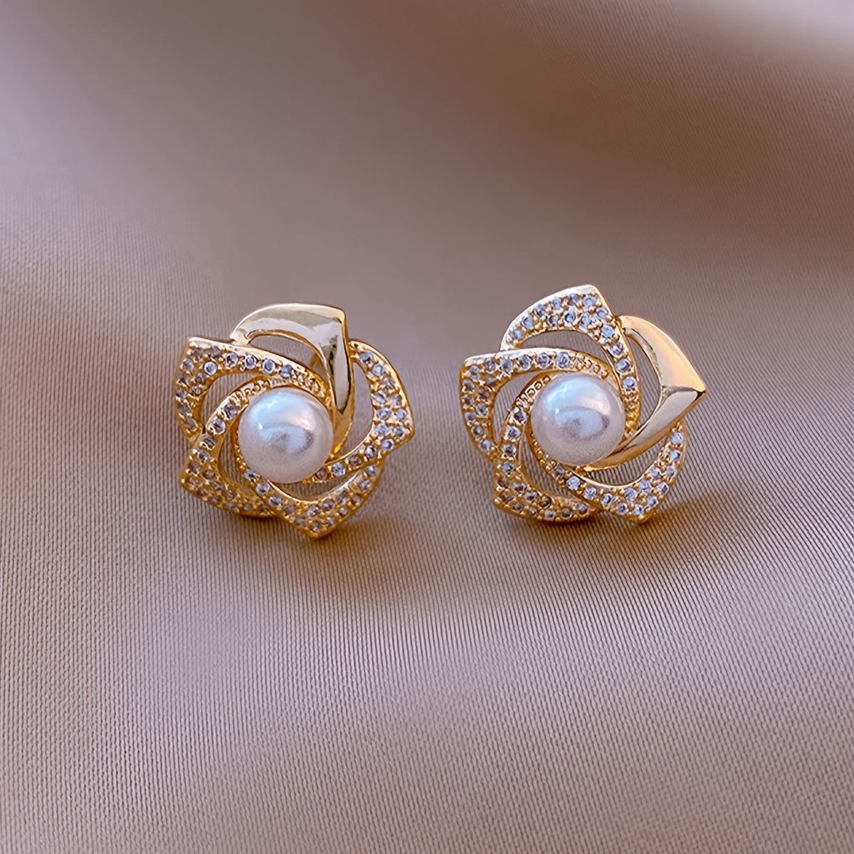 Pendientes de botón con diseño floral retro