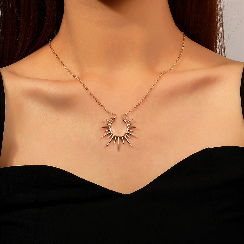 Collar con colgante de girasol en oro blanco – imagen 4