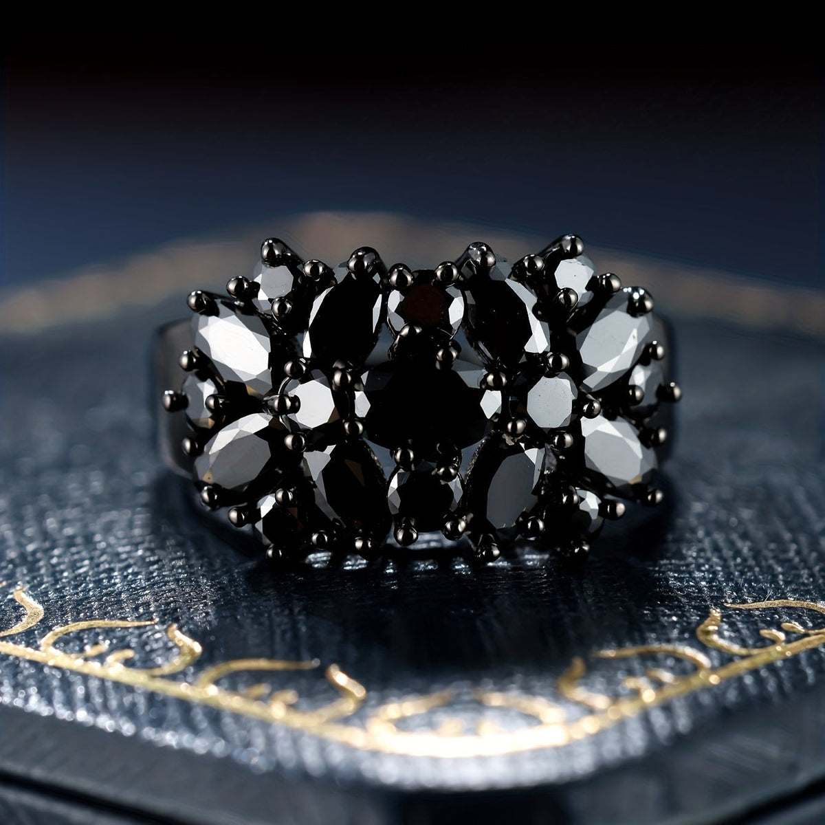 Anillo brillante con circonita negra – imagen 3