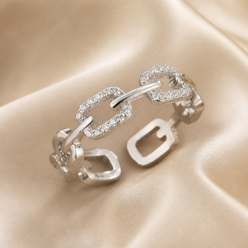 Anillo de oro blanco con circonita cúbica brillante