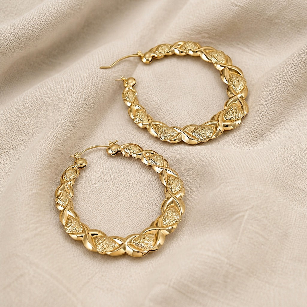Aros grabados dorados Alta Costura — Carmen, Lucía & Rocío