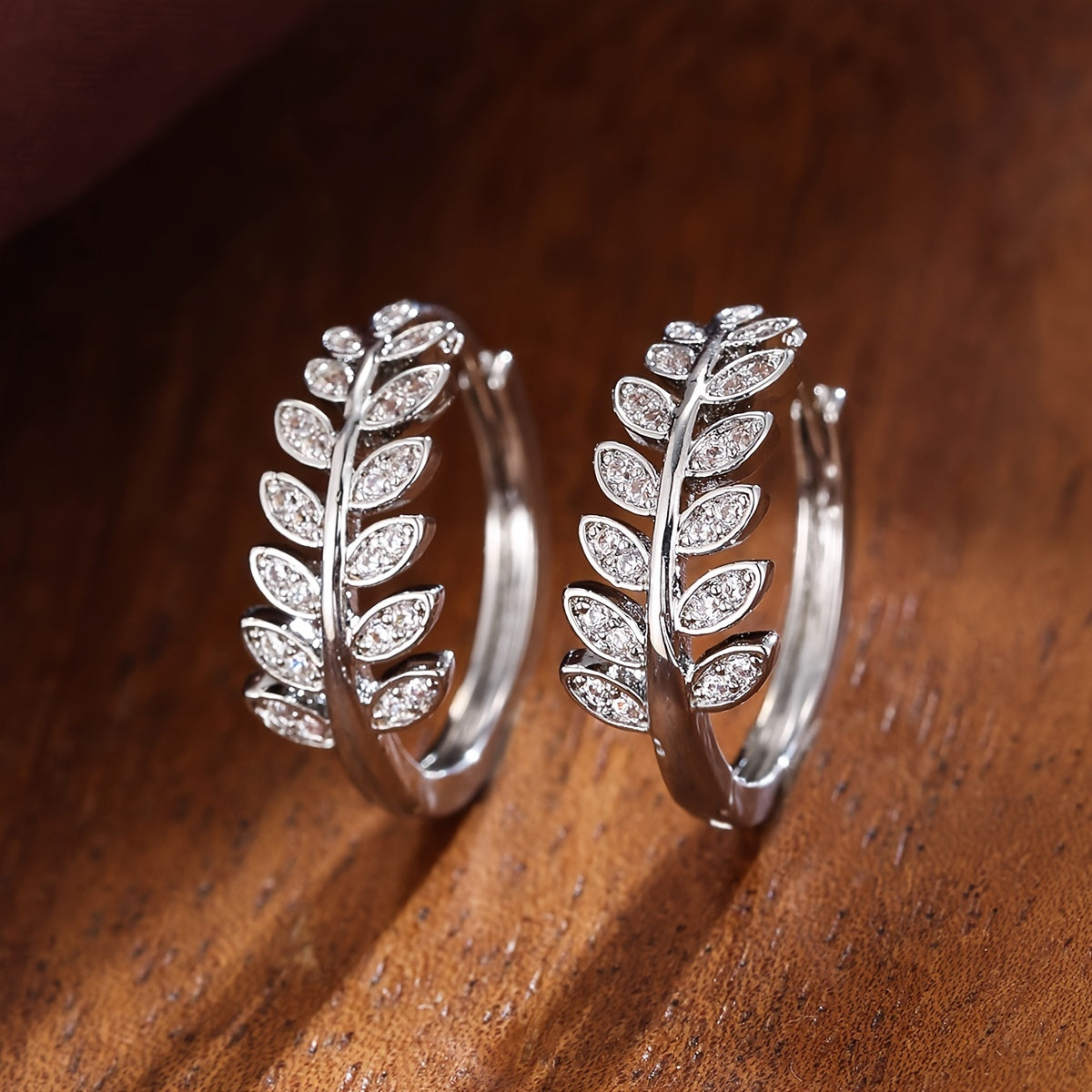 Pendientes de moda con hoja de circonita incrustada – imagen 3