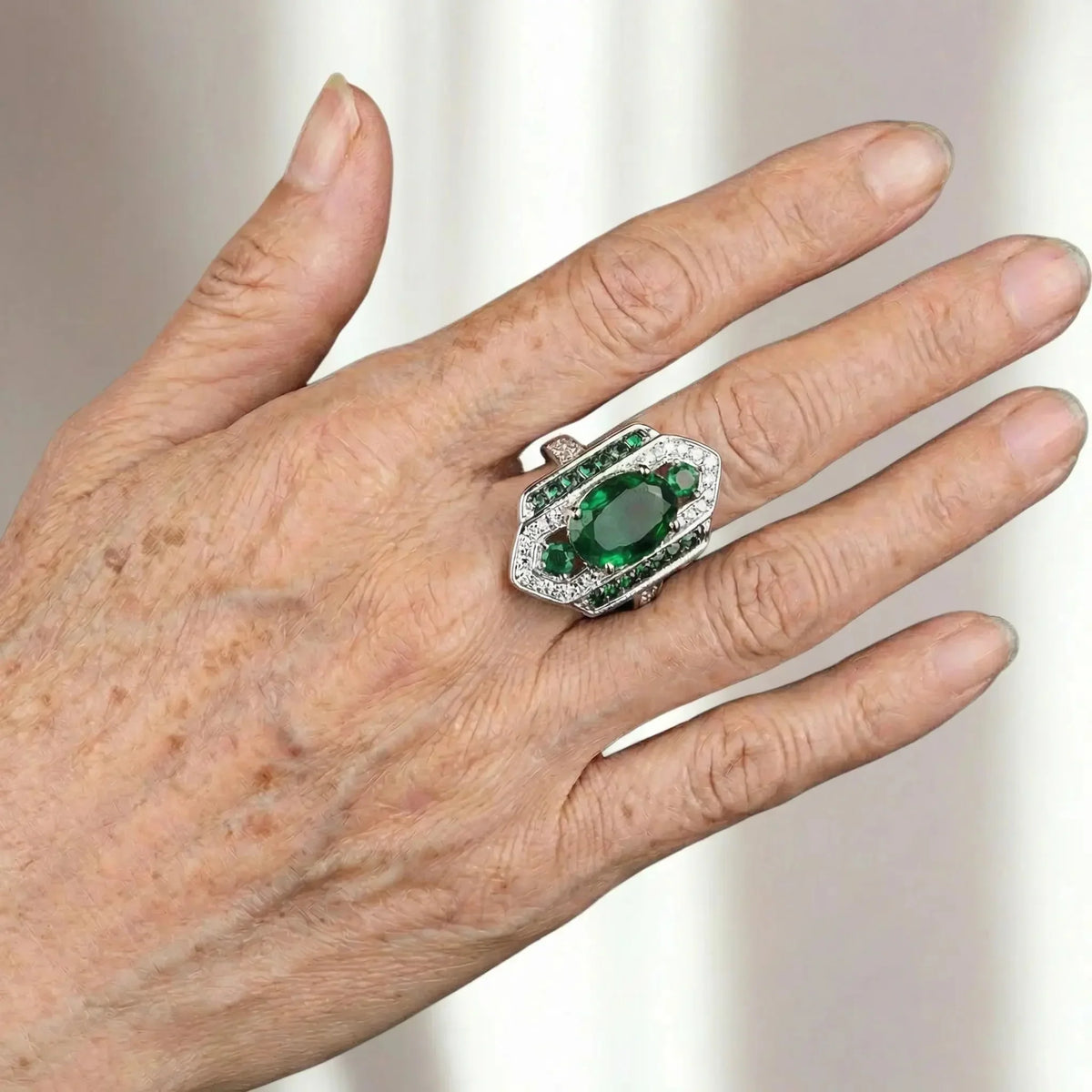 Anillo llamativo vintage de esmeralda – imagen 2