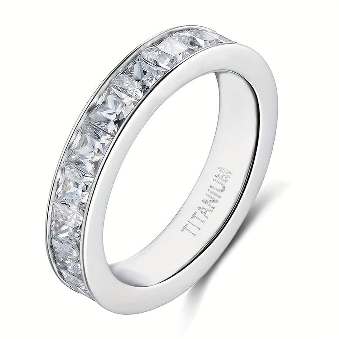 Anillo Eternidad de titanio con piedras talla princesa — Carmen, Lucía & Rocío
