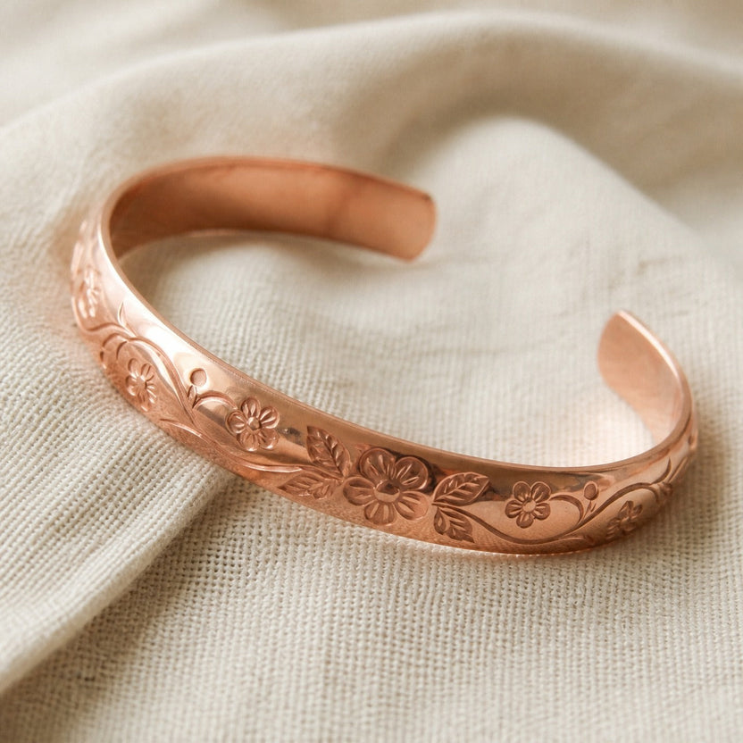 Pulsera de cobre de herencia floral