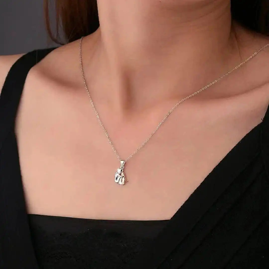 Collar colgante Abrazo + Pendientes gratis – imagen 3