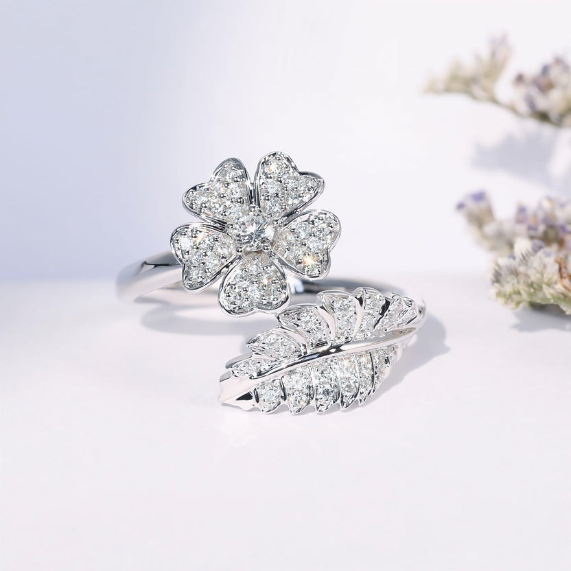Anillo flor con circonita