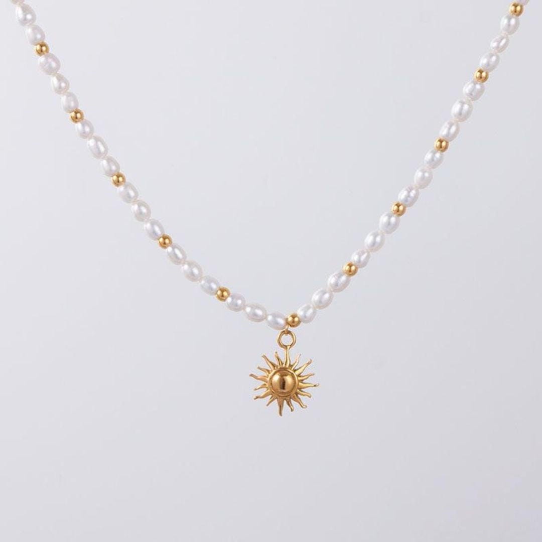 Collar dorado de perlas Sunlit – imagen 3