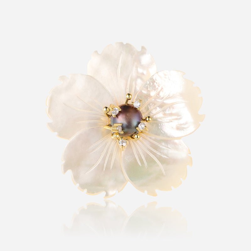 Broche de flor escarchada