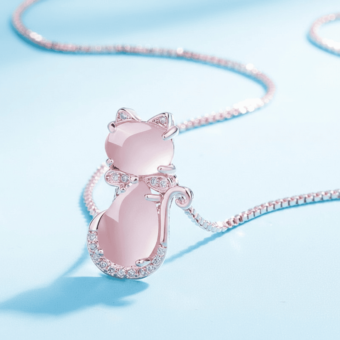 Encantador collar de piedra rosa en forma de gato con circonita – imagen 3