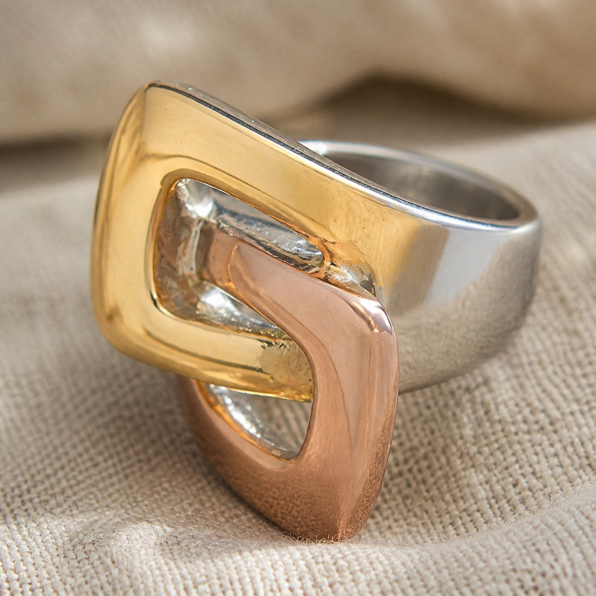 Anillo escultural Trinity