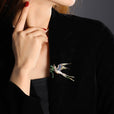 Broche de golondrina dorada – imagen 2