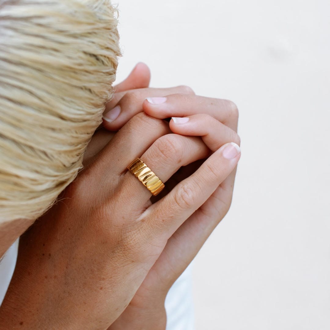 Anillo Destello llamativo y audaz — Carmen, Lucía & Rocío