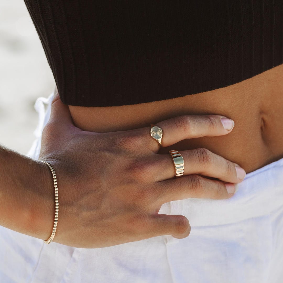 Anillo Sol circular en oro o plata – imagen 2