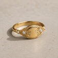 Anillo vintage de laurel con circonita llamativa