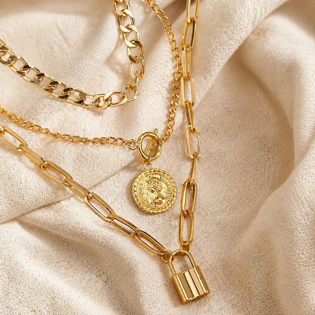 Collar grande de eslabones con medallón – imagen 2