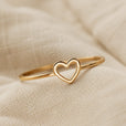 Anillo statement de corazón moderno