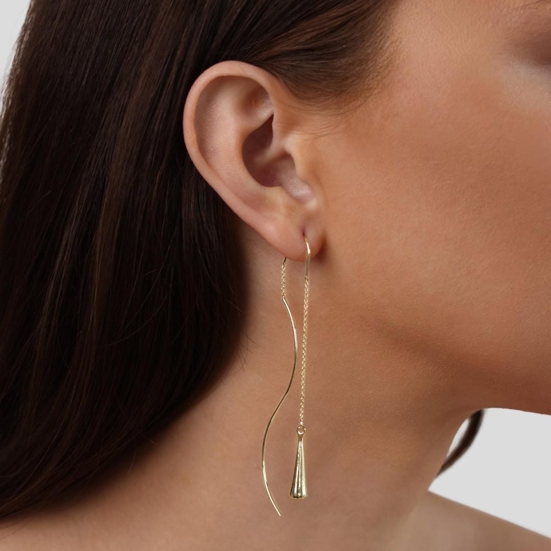 Pendientes dorados de borla en forma de gota – imagen 2