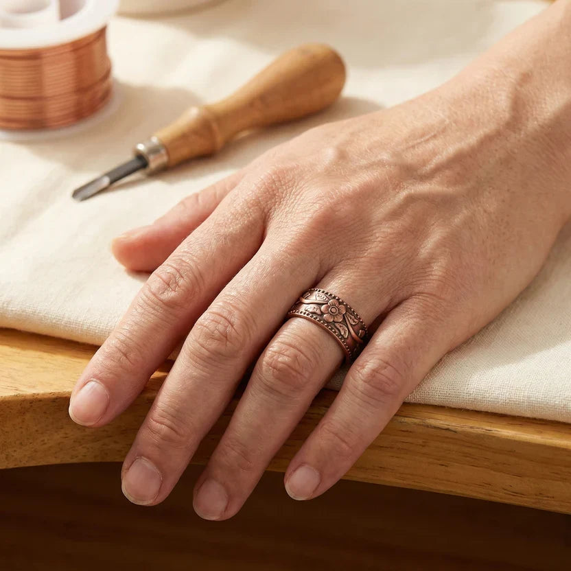 Anillo statement de cobre con flor – imagen 2
