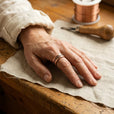 Anillo de cobre con retícula de prestigio
