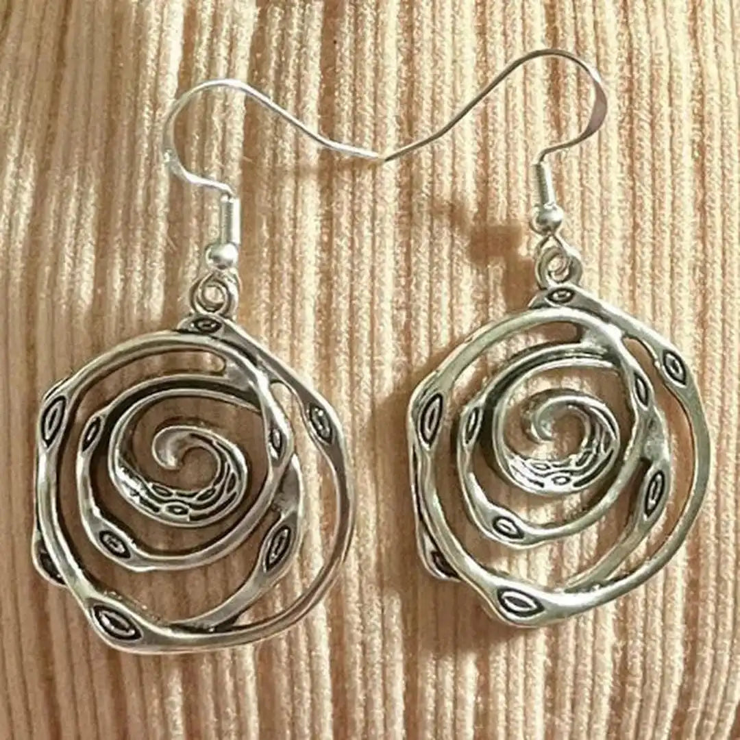 Pendientes vintage de plata con laberinto