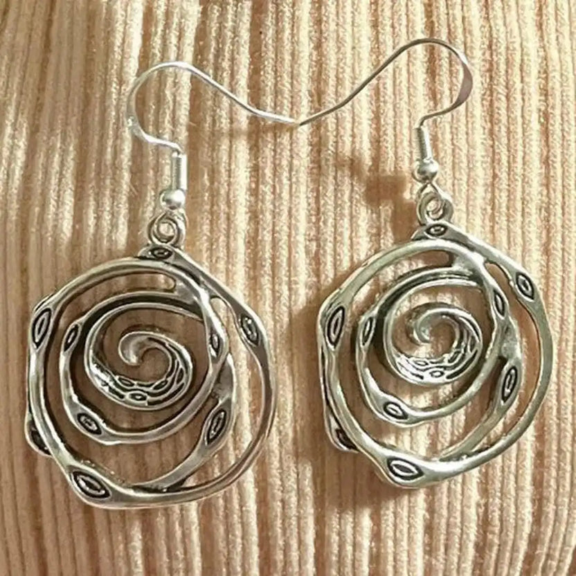 Pendientes vintage de plata con laberinto
