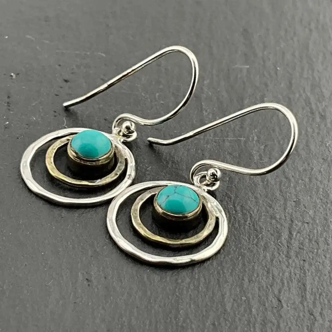 Pendientes bohemios de Saturno en turquesa y dorado – imagen 2