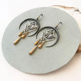 Pendientes colgantes de polilla Vintage Moon Kissed – imagen 2