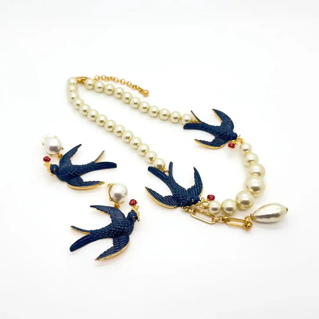 Set de charms clásicos de golondrina con perlas