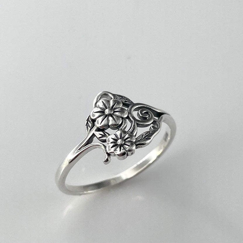 Anillo bohemio clásico con girasol