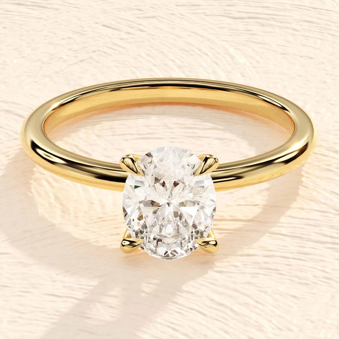 Anillo solitario clásico de talla ovalada