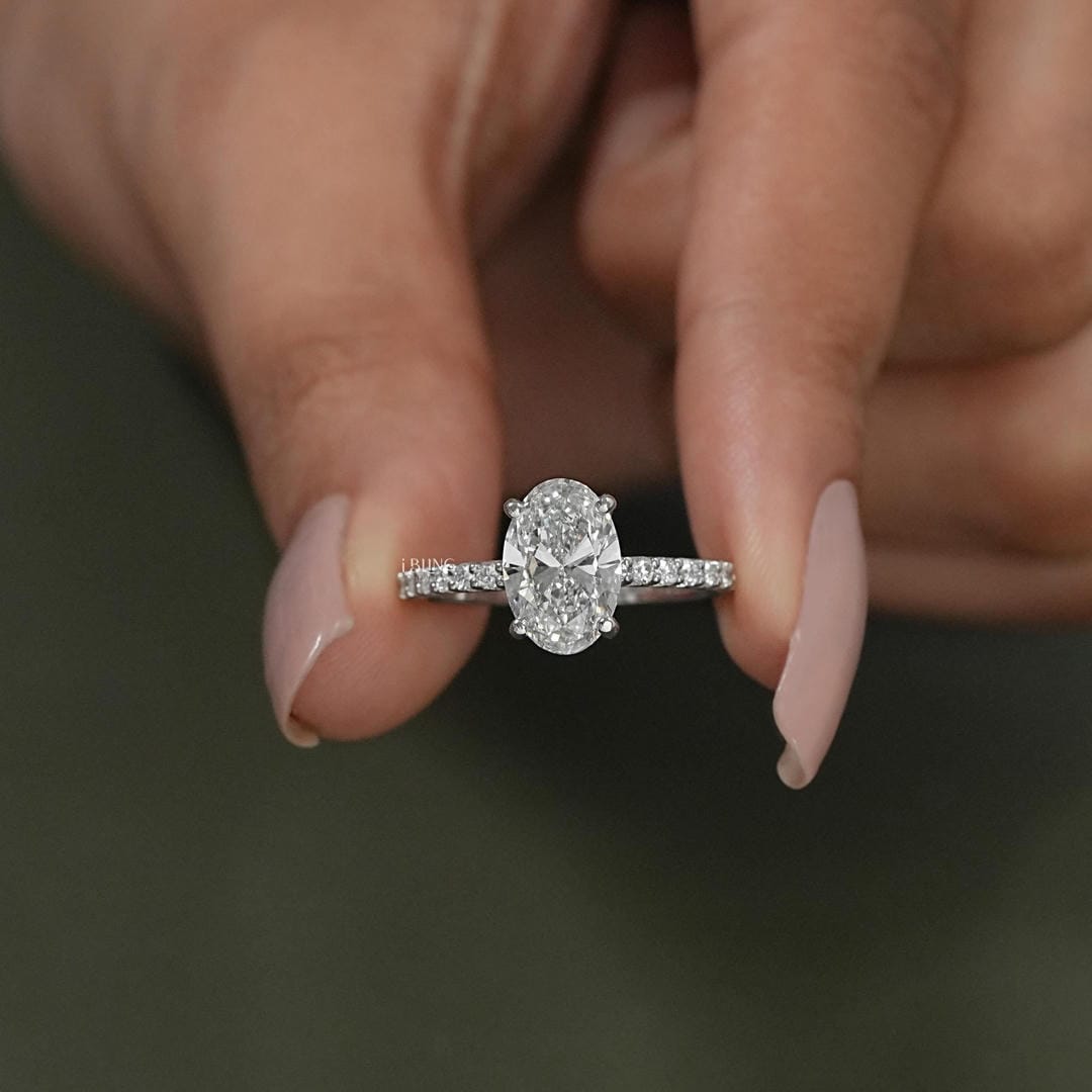 Anillo elegante de talla ovalada – imagen 4