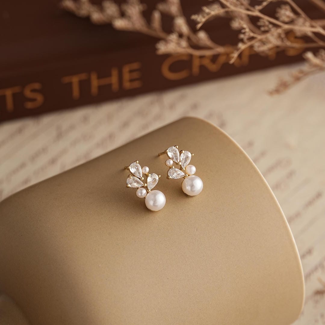 Pendientes de perlas de agua dulce en racimo floral – imagen 4