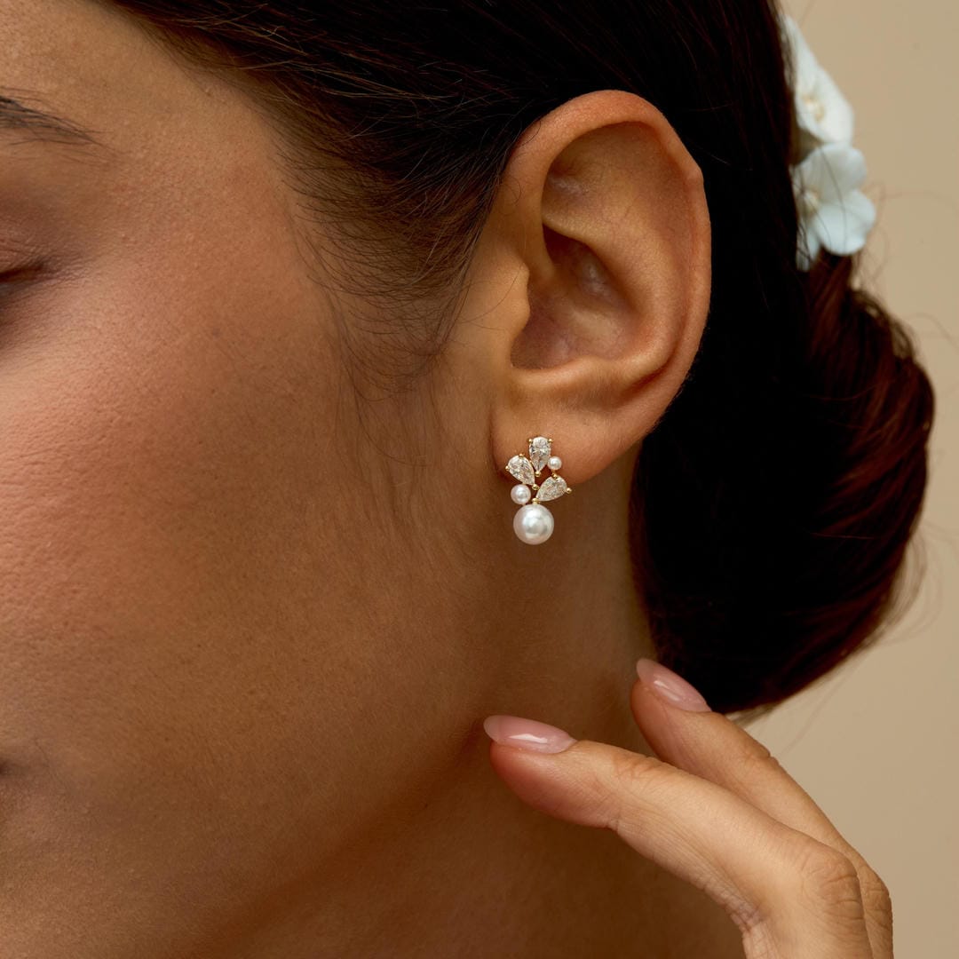 Pendientes de perlas de agua dulce en racimo floral – imagen 3