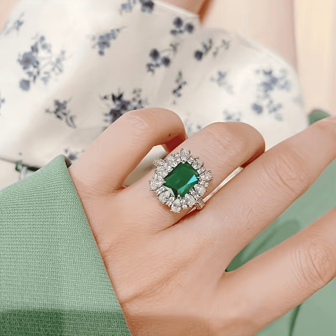 Anillo halo esmeralda imperial – imagen 3