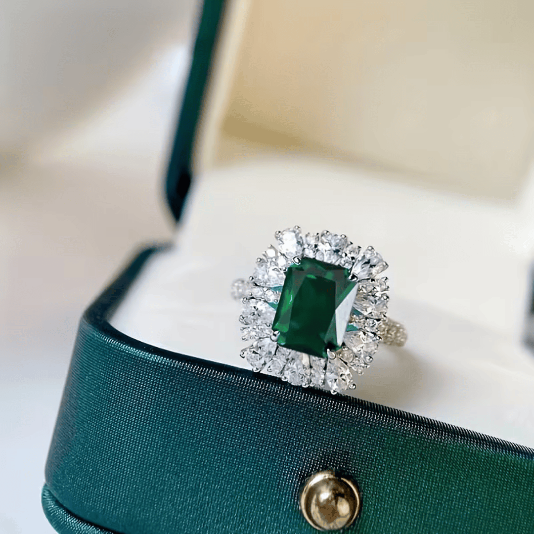 Anillo halo esmeralda imperial – imagen 2