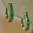 Pendientes elegantes con brillo esmeralda – imagen 3