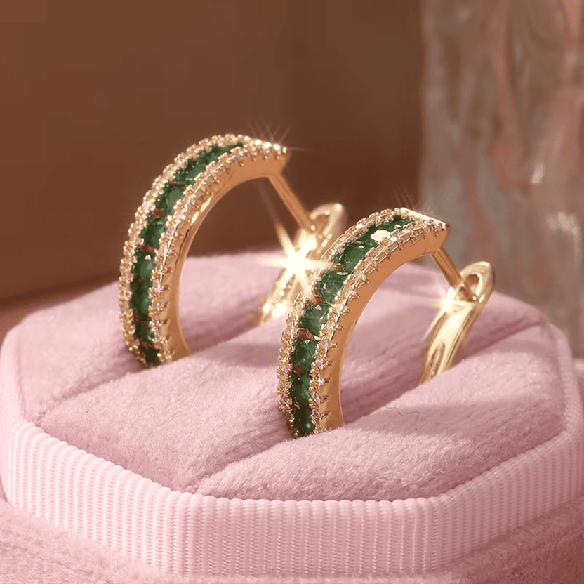 Pendientes elegantes con brillo esmeralda